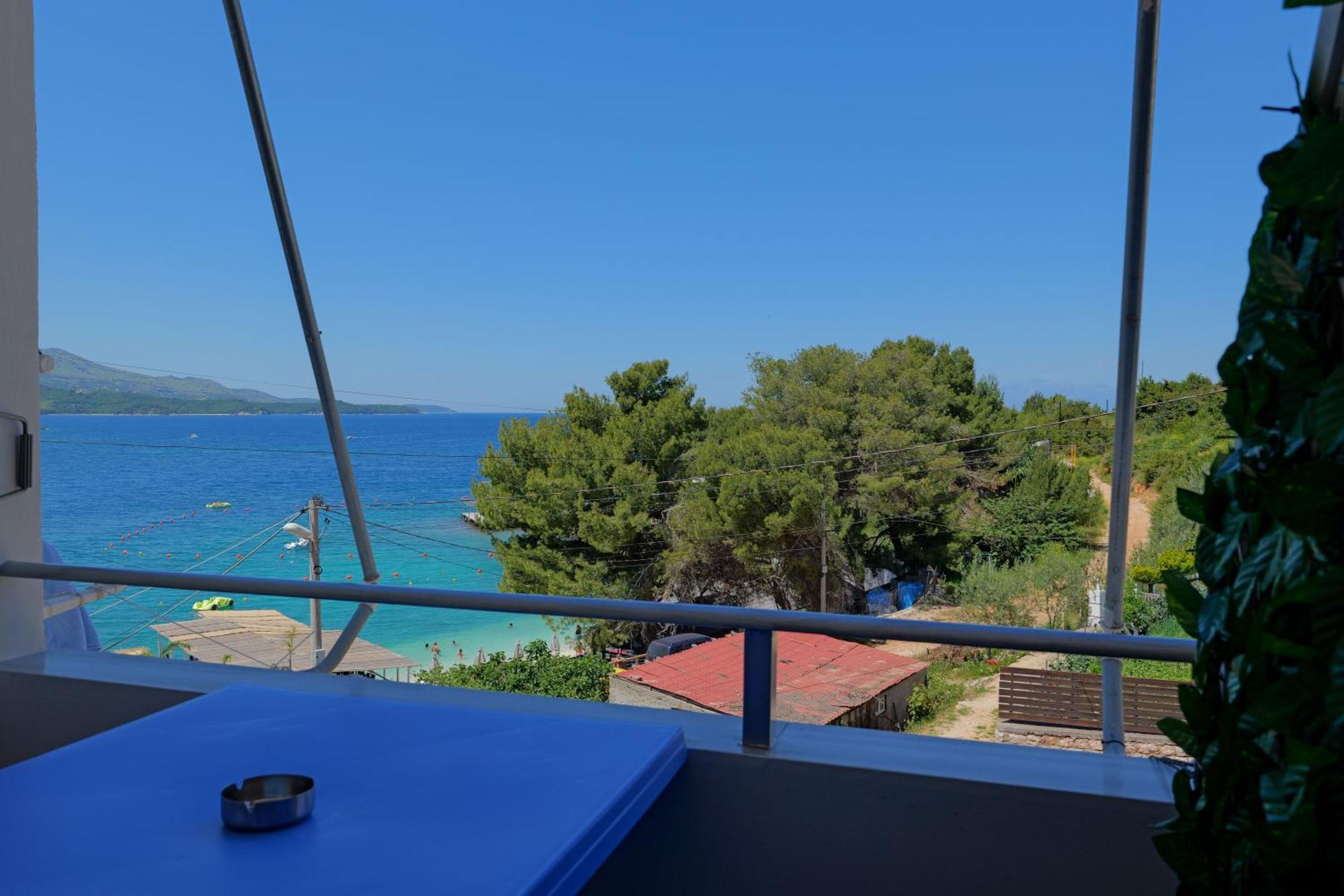 Tori's Guesthouse Ksamil Eksteriør billede